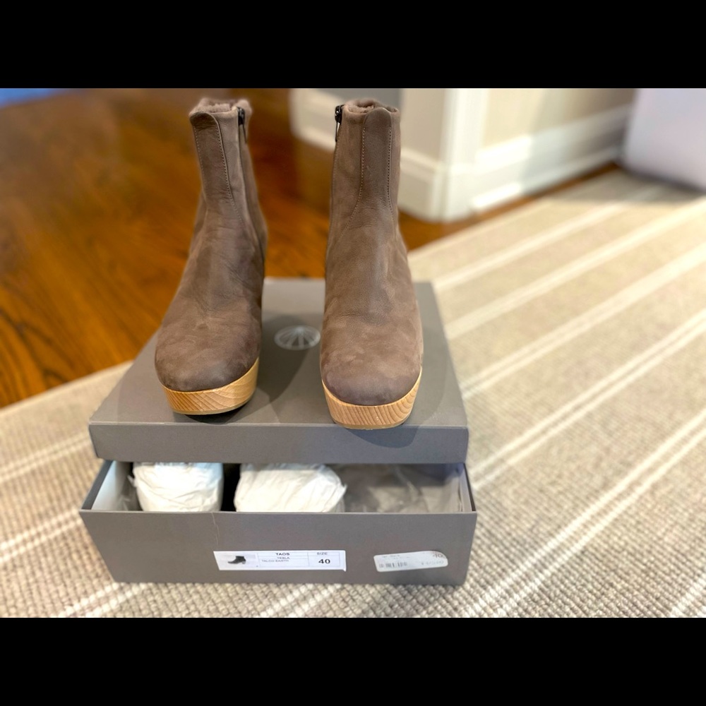 Coclico Tau shearling-lined Clog Booties - size 40 (fits an 8.5/9)